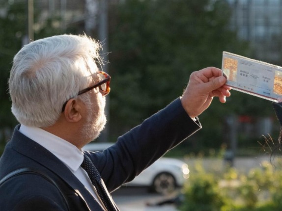 国庆出境游 “破圈” 案例：让文旅产品兼具情感与收藏价值